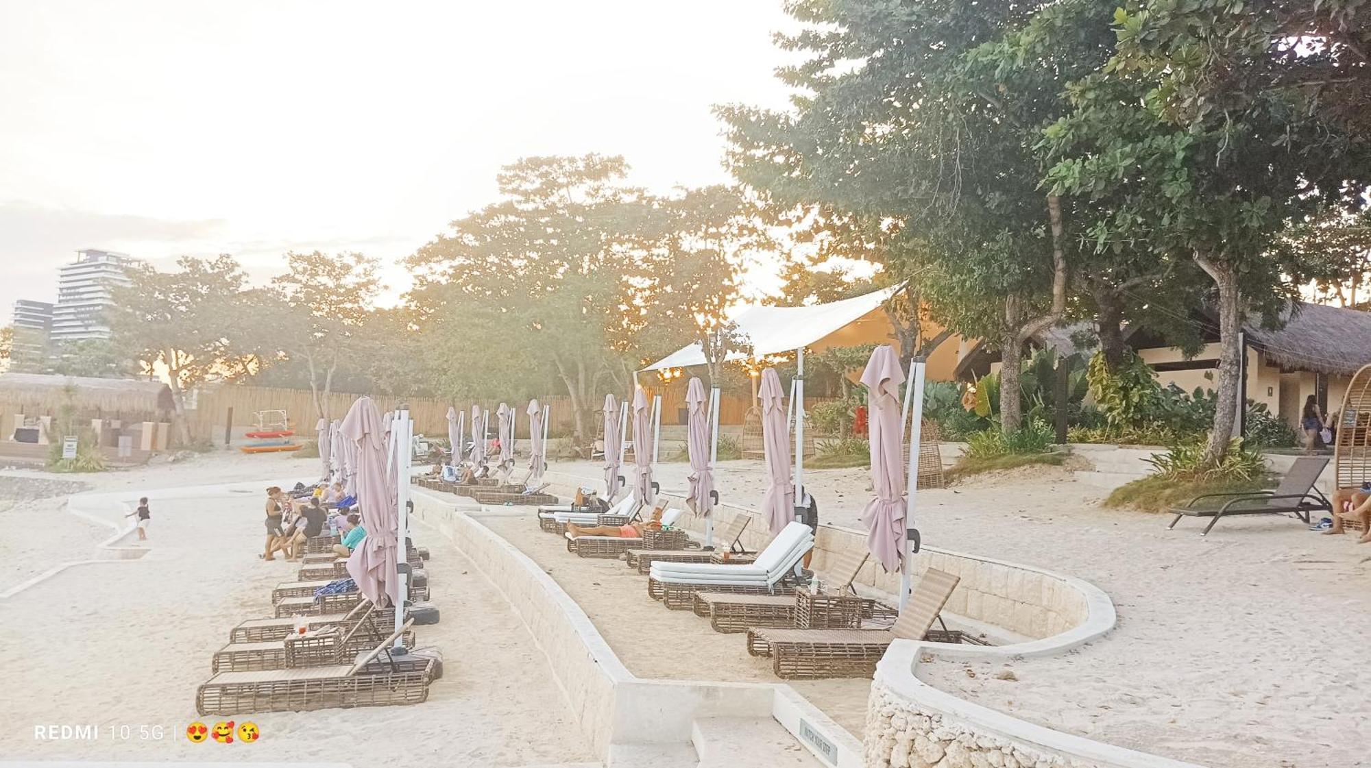 Mactan Newtown Beach Condo มักตัน ภายนอก รูปภาพ