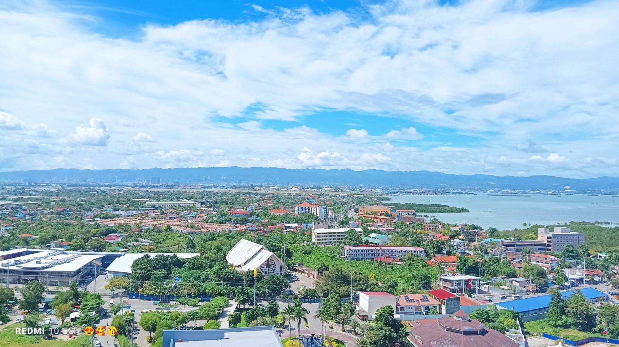 Mactan Newtown Beach Condo มักตัน ภายนอก รูปภาพ