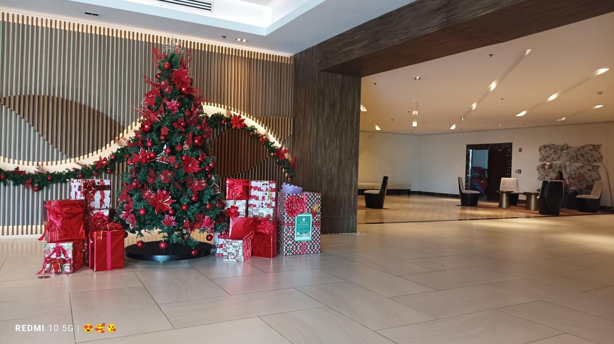 Mactan Newtown Beach Condo มักตัน ภายนอก รูปภาพ