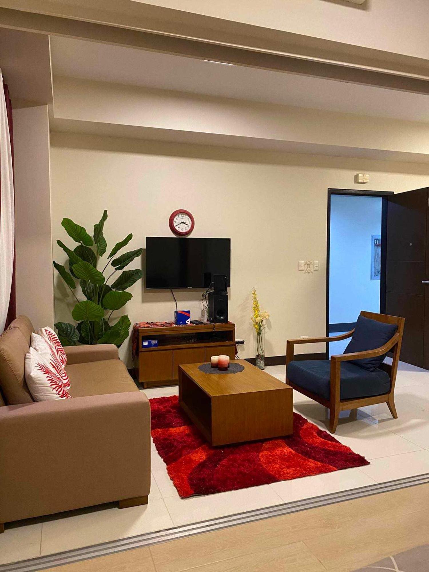 Mactan Newtown Beach Condo มักตัน ภายนอก รูปภาพ